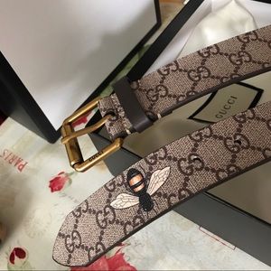 Gucci Bee Print GG Supreme Belt